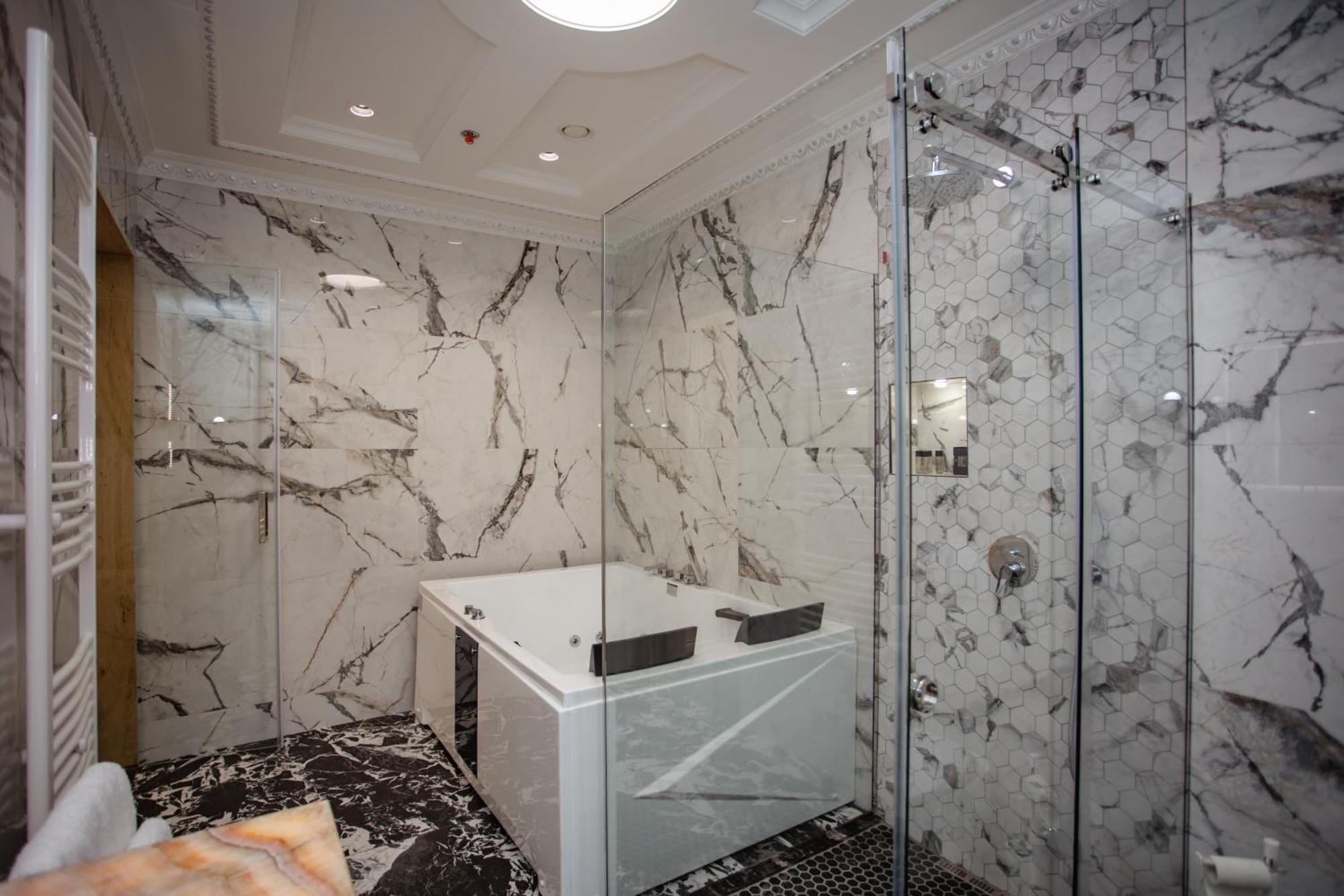 Ervini Boutique Hotel Shkoder Luaran gambar