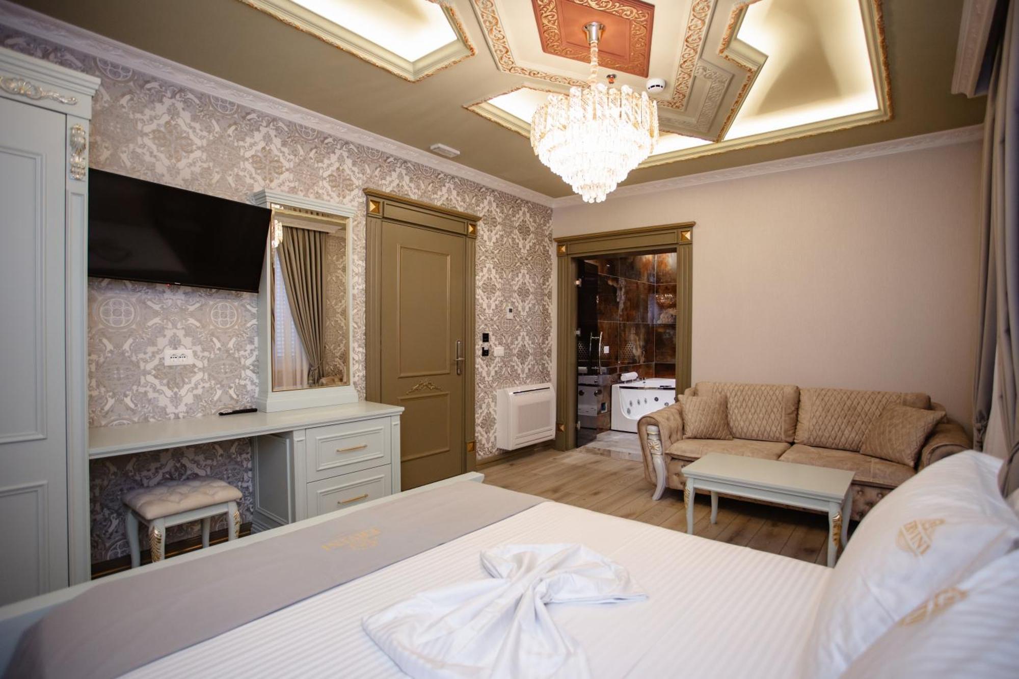 Ervini Boutique Hotel Shkoder Luaran gambar