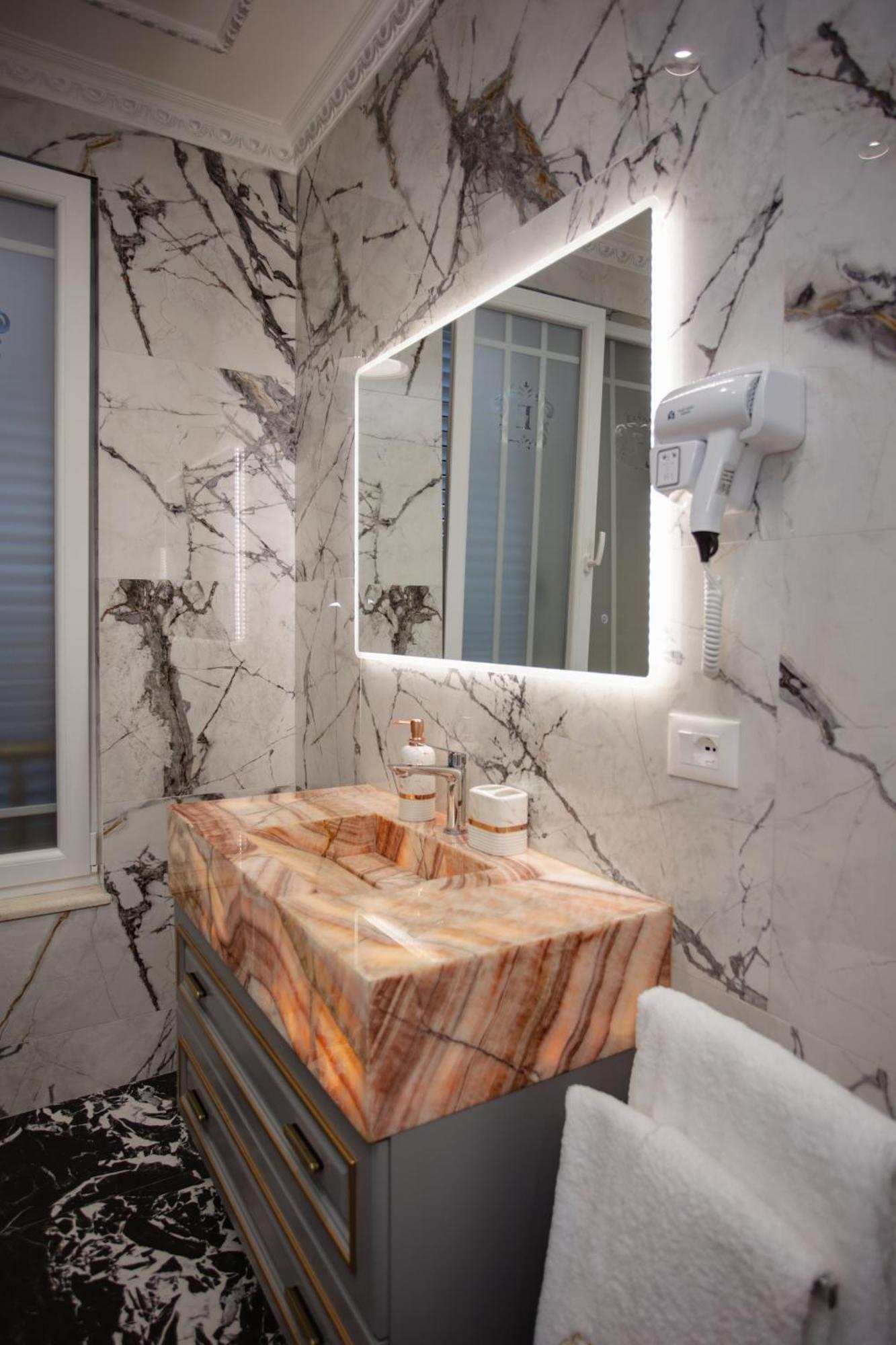 Ervini Boutique Hotel Shkoder Luaran gambar