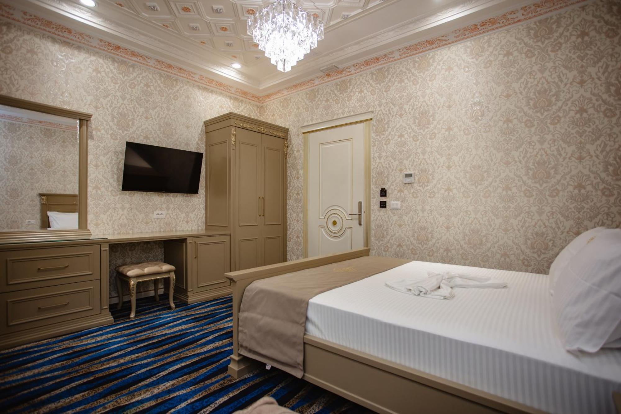 Ervini Boutique Hotel Shkoder Luaran gambar