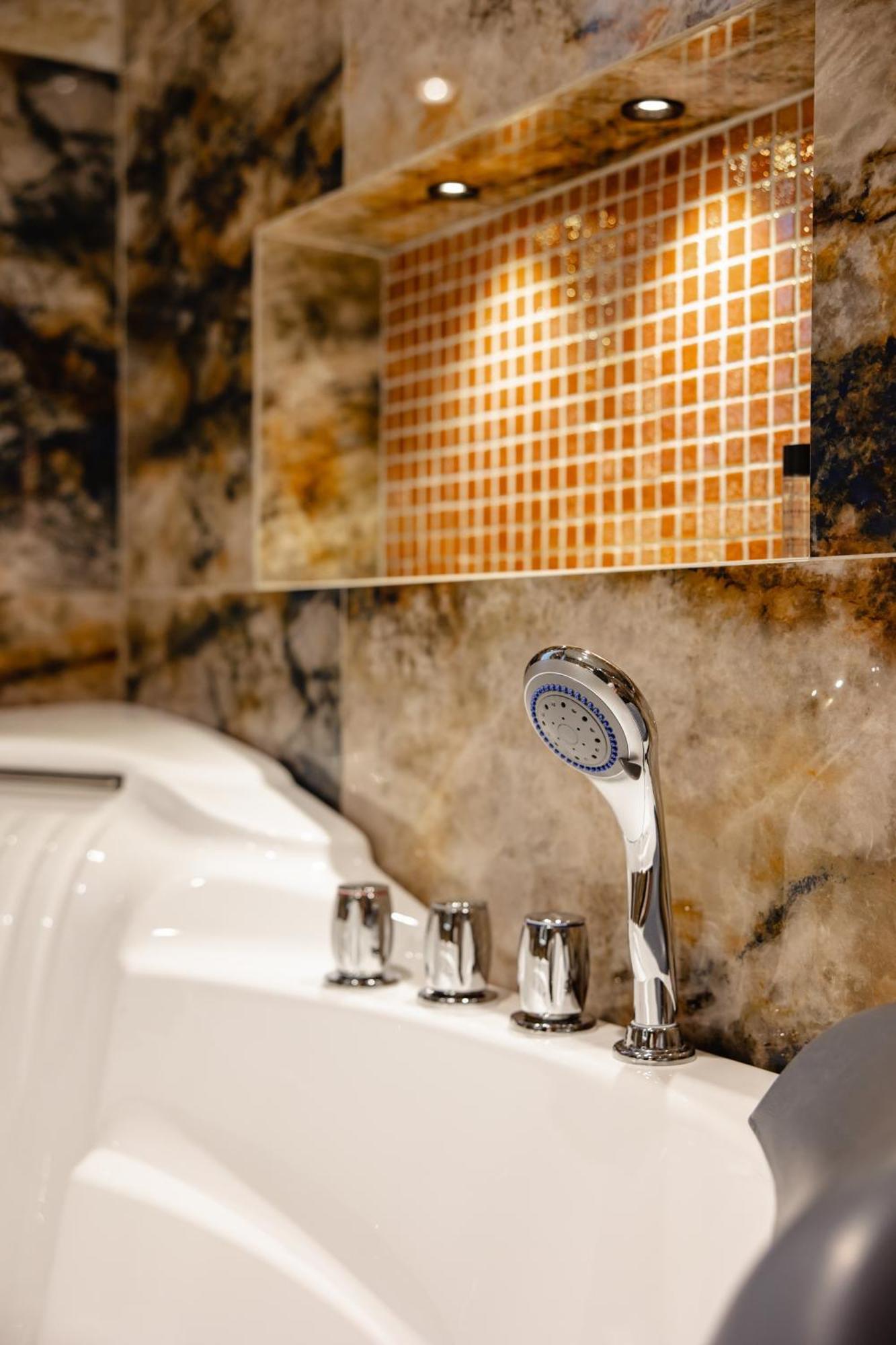 Ervini Boutique Hotel Shkoder Luaran gambar